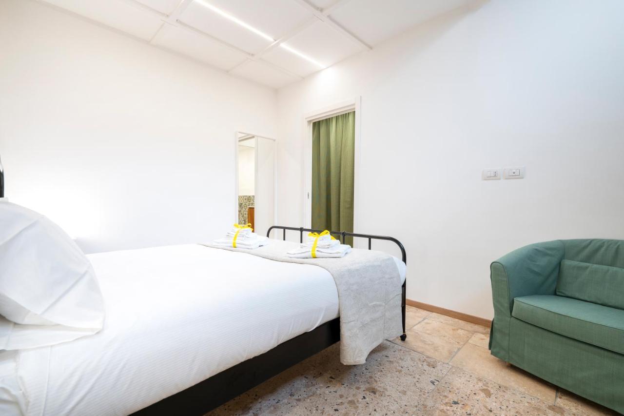 Stazione & Politecnico Stylish Apt With Netflix Bari Exterior photo