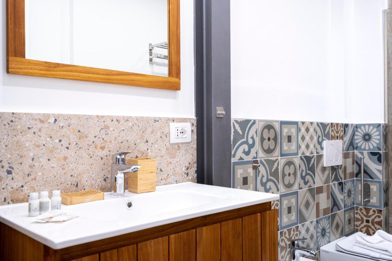 Stazione & Politecnico Stylish Apt With Netflix Bari Exterior photo